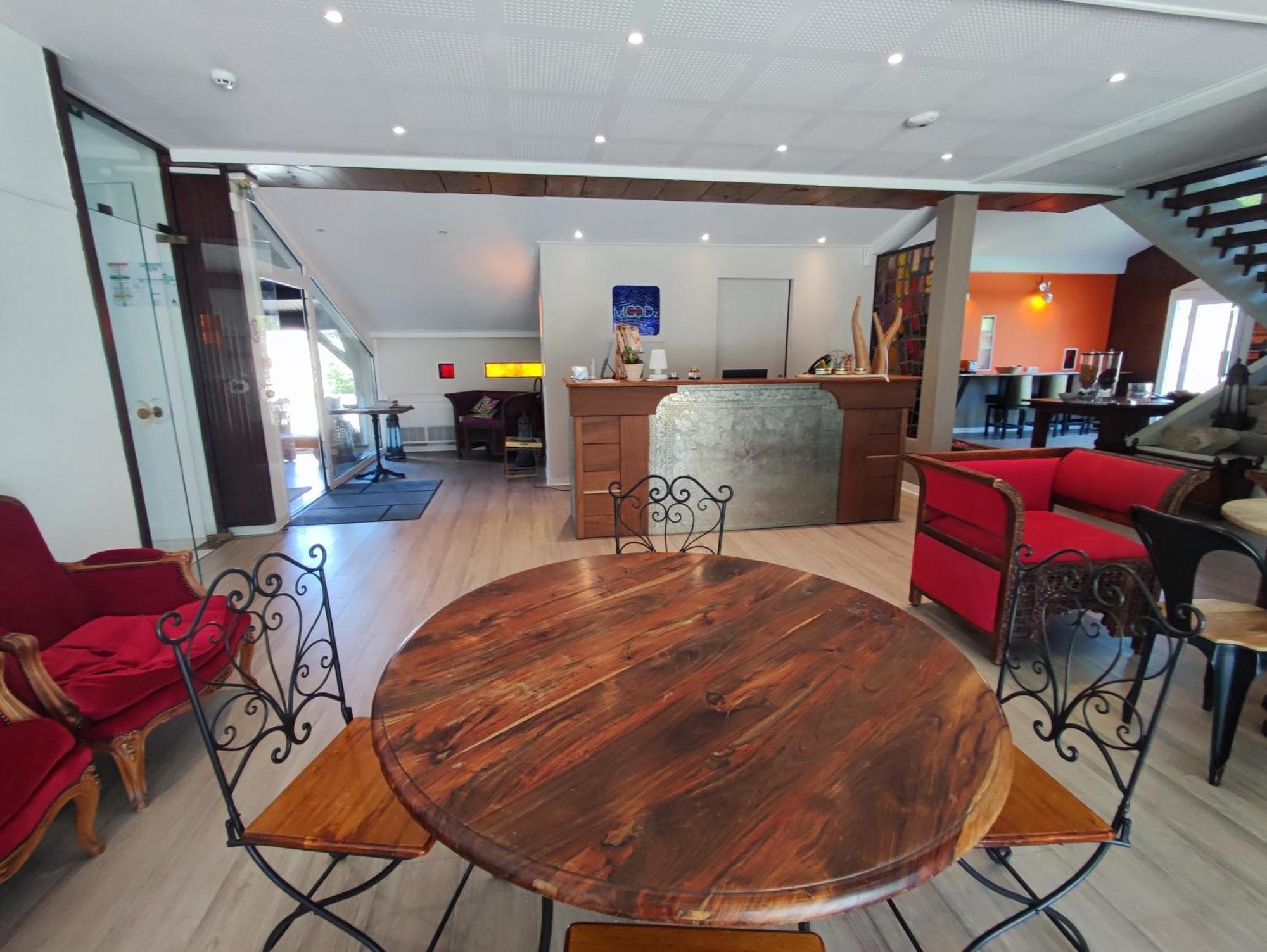 Moodz Hotel Vienne Pont-Eveque Ngoại thất bức ảnh