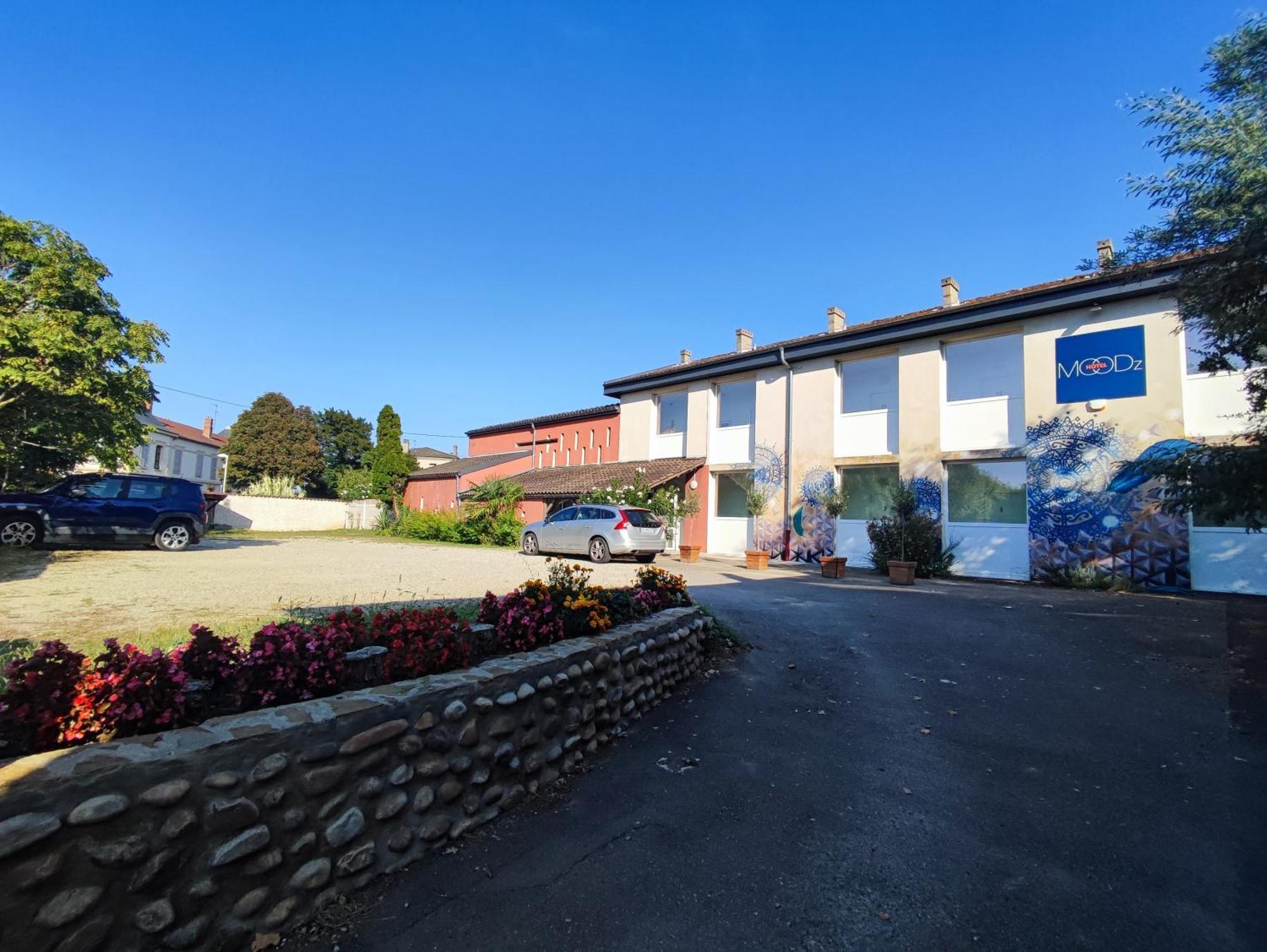 Moodz Hotel Vienne Pont-Eveque Ngoại thất bức ảnh