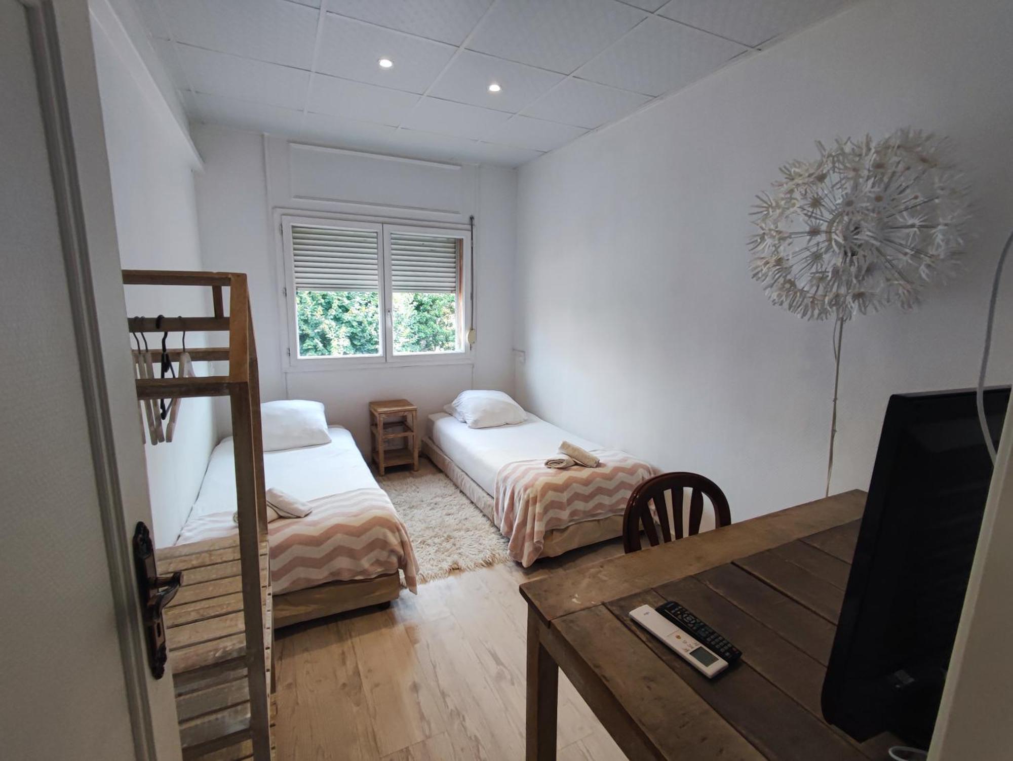 Moodz Hotel Vienne Pont-Eveque Ngoại thất bức ảnh