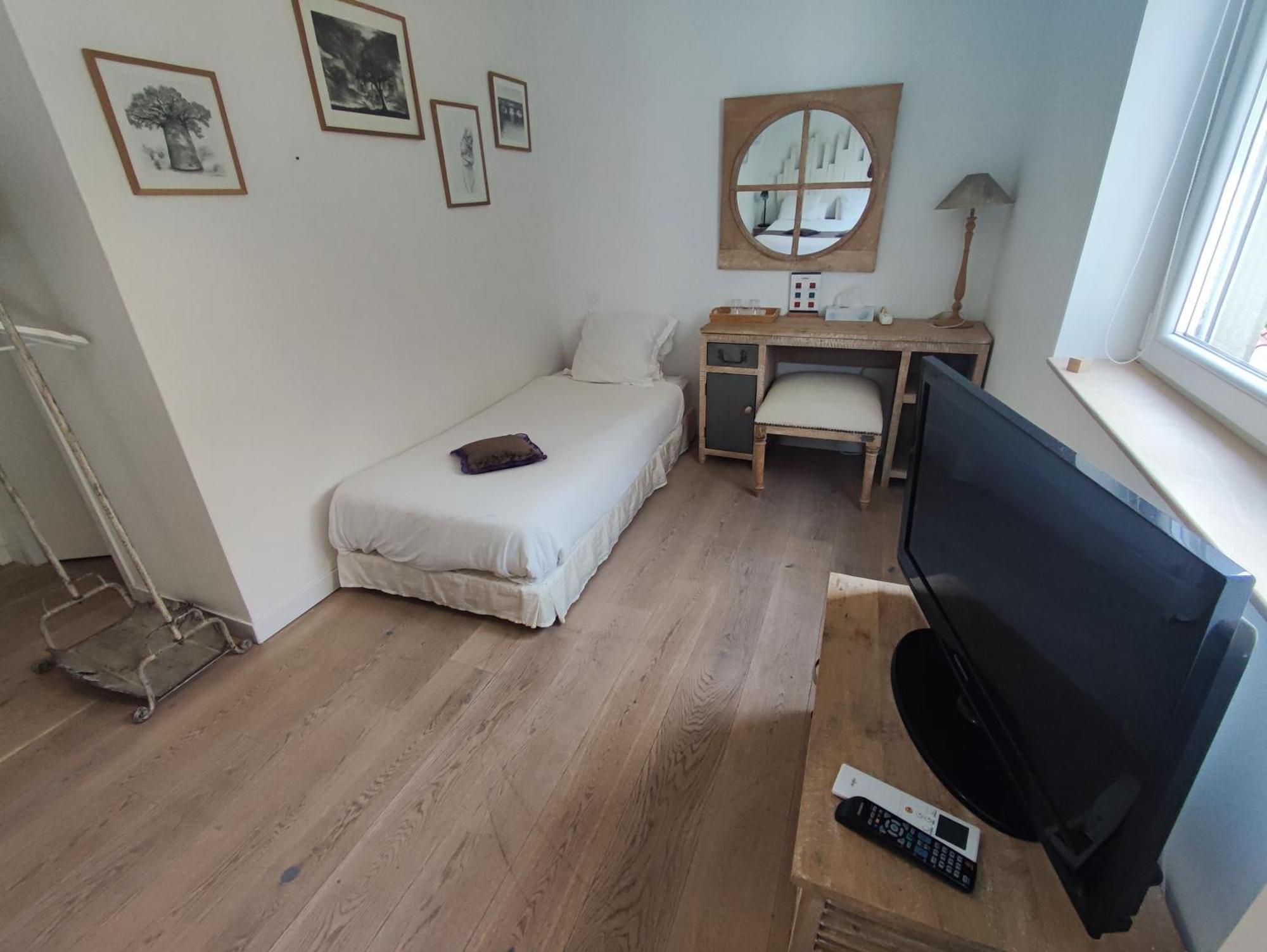 Moodz Hotel Vienne Pont-Eveque Ngoại thất bức ảnh